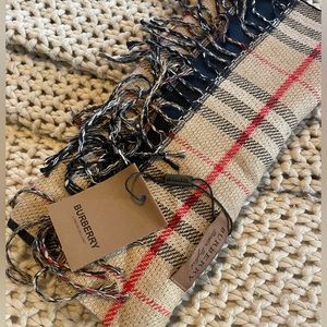 Burberry cashmere scarf